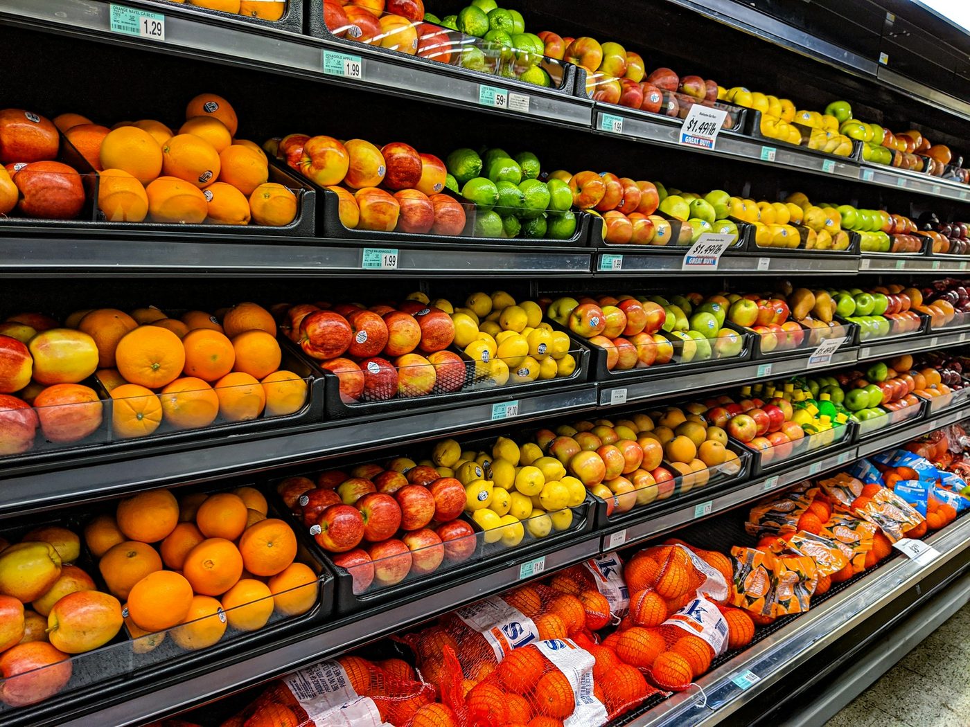 Seasonal fruit selection